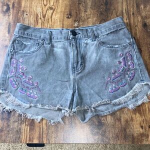 Free People charcoal wash gray denim jean fray shorts embroider Sz 27